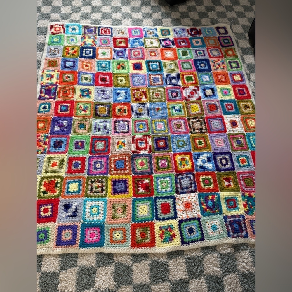 VTG Granny Square Blanket Afghan Crochet Hand Made Patchwork Multi Color Amish - Picture 3 of 11